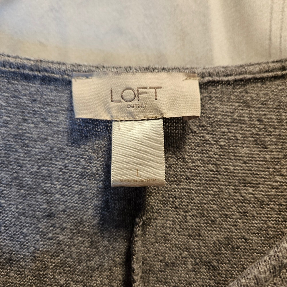LOFT Outlet Large Ruffle Long Sleeve Gray Top‎ - Picture 4 of 7